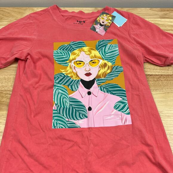 Bijou Karman Women's Short Sleeve Sunglasses Graphic T-Shirt - Size Medium - NWT - Picture 2 of 9